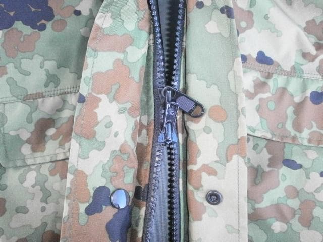 陸上自衛隊　迷彩レインウエア GORE TEX 　サイズLL