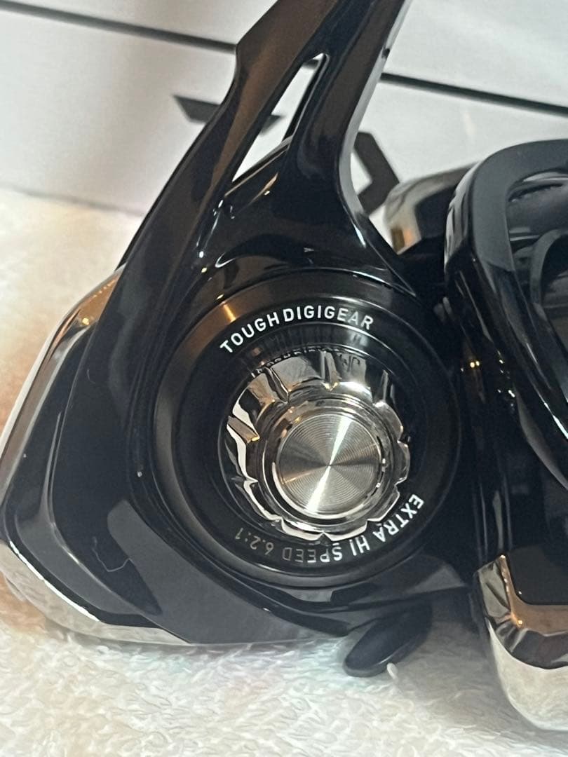 ほぼ未使用　ダイワ　BALLISTIC LT2500S-XH　本体のみ