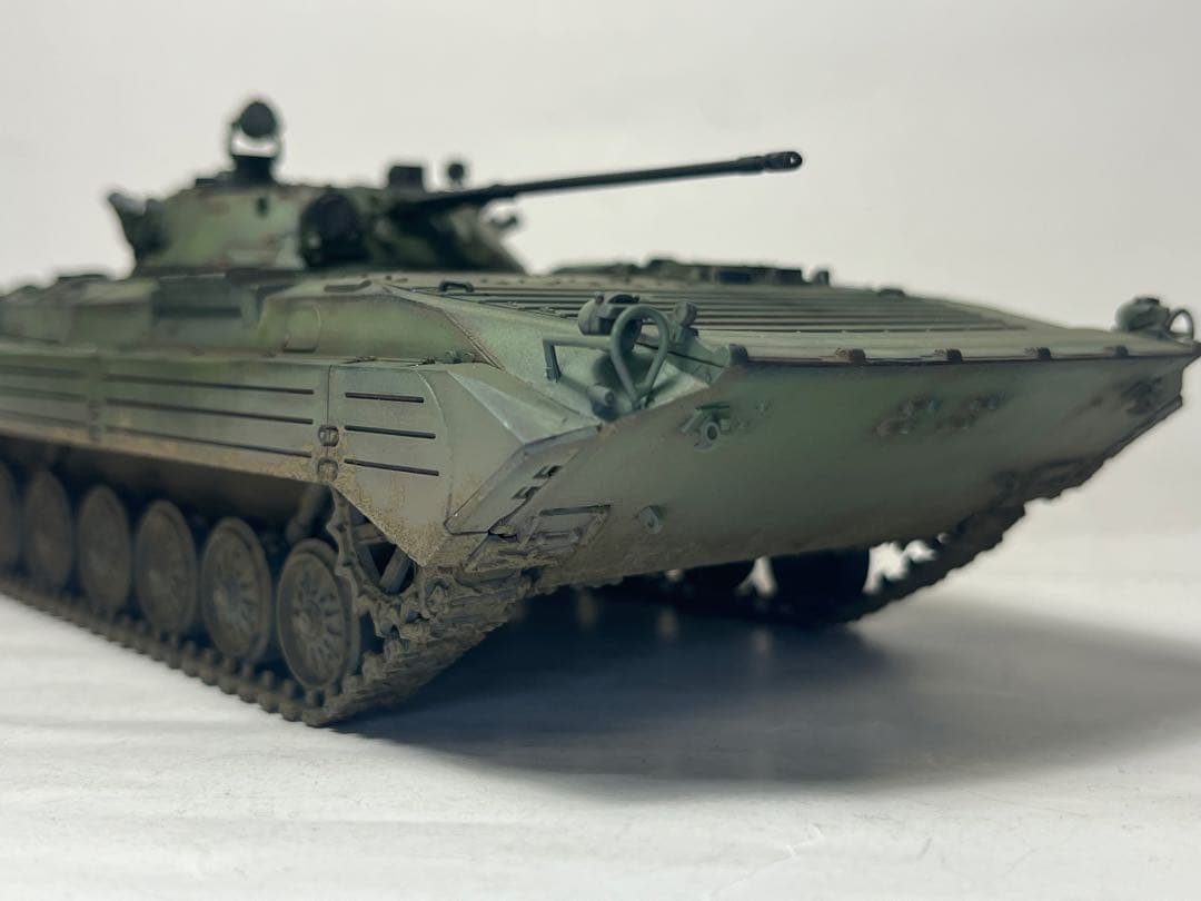 ドラゴン 1/35 BMP-2歩兵戦闘車　（完成品）