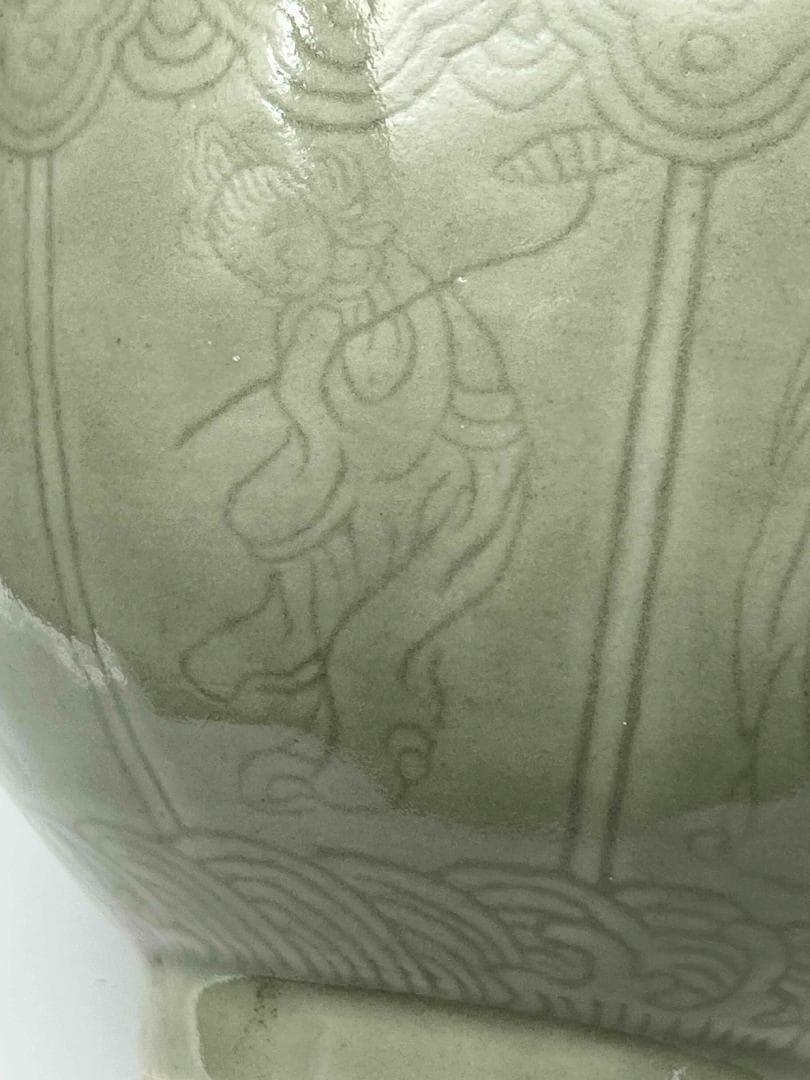 清雍正時代　青磁暗刻花卉輪花大鉢　【旧家蔵出し】 希少貴重 景徳鎮(B-76)