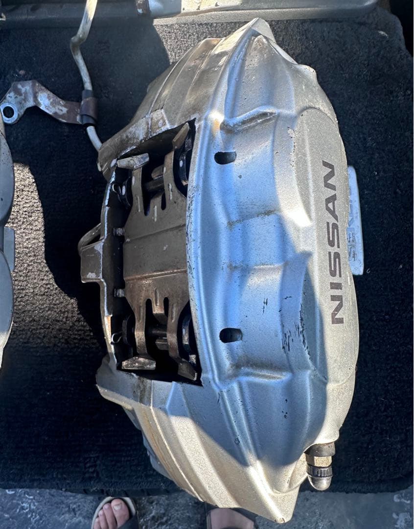 NISSAN ブレーキキャリパー 4個セット　一台分