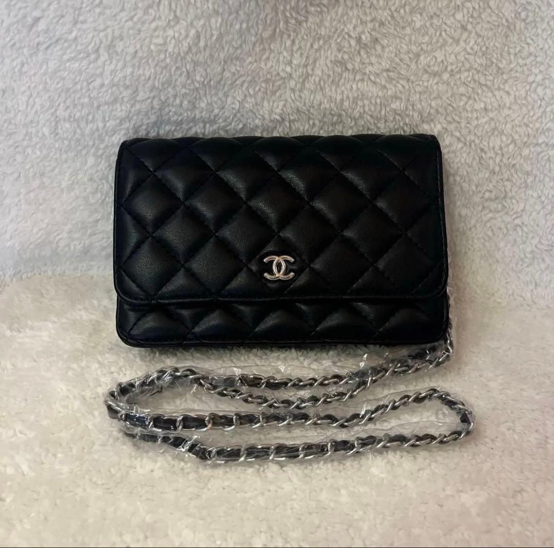 CHANEL　ショルダーバッグ　黒　キルティング　ノベルティ