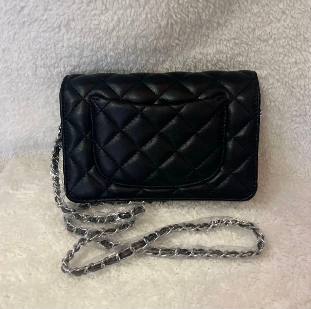 CHANEL　ショルダーバッグ　黒　キルティング　ノベルティ