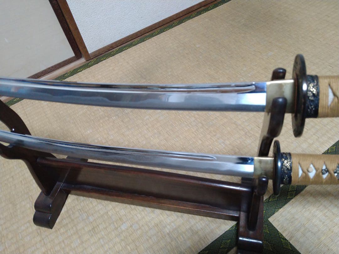 居合刀　大刀　小刀　2本セット　刀掛け付き　漆塗り鞘　鉄製鍔