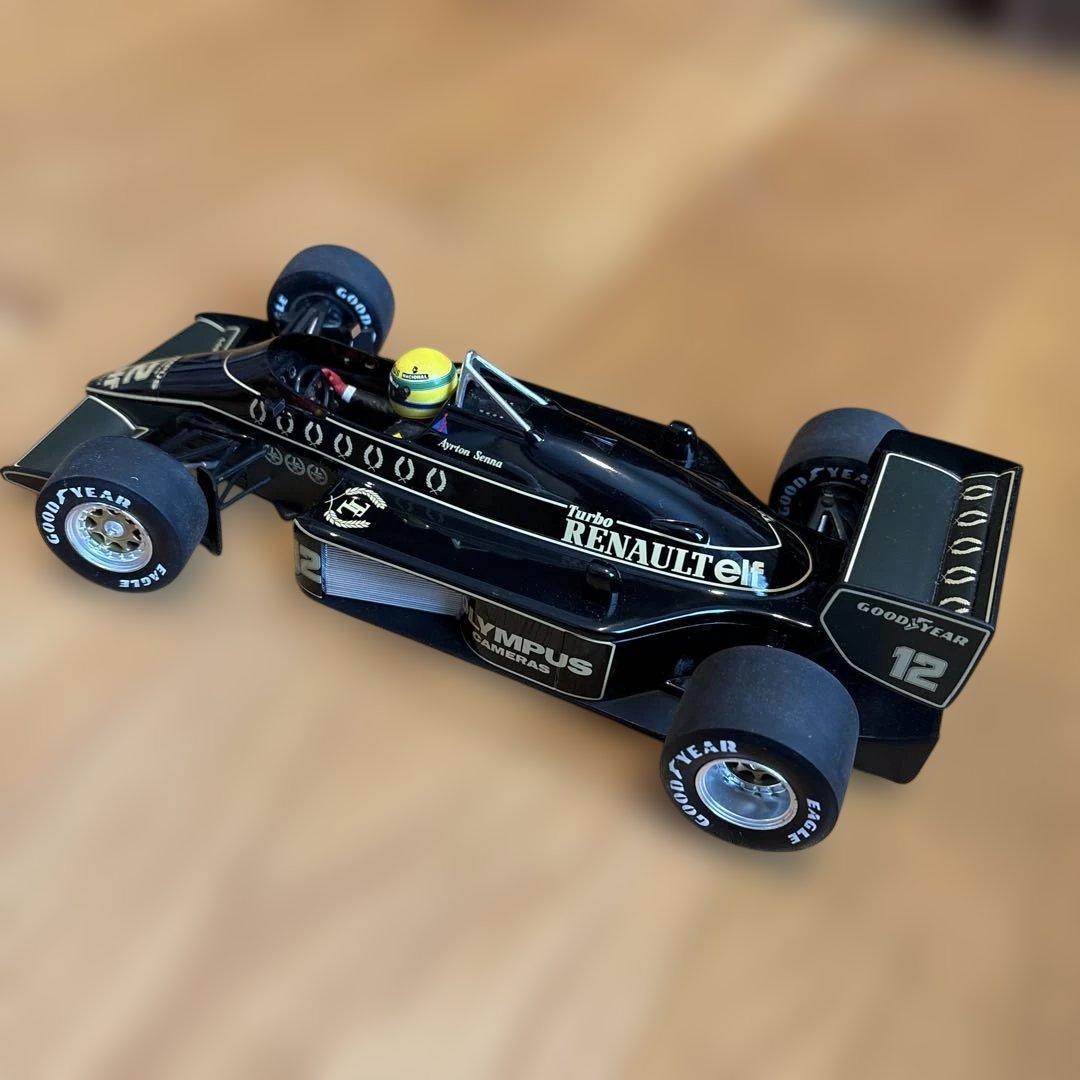 ミニチャンプスロータス97T アイルトンセナ　ルノー1/18 箱無し