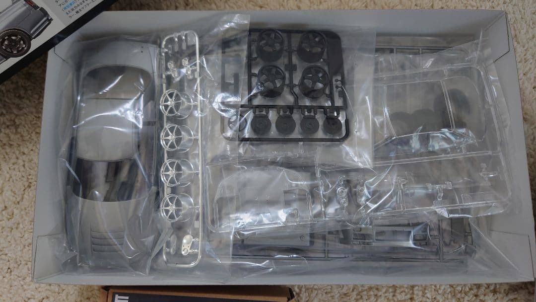 タミヤ スカイライン GT-R R34 と ホビーデザイン RB26 のセット