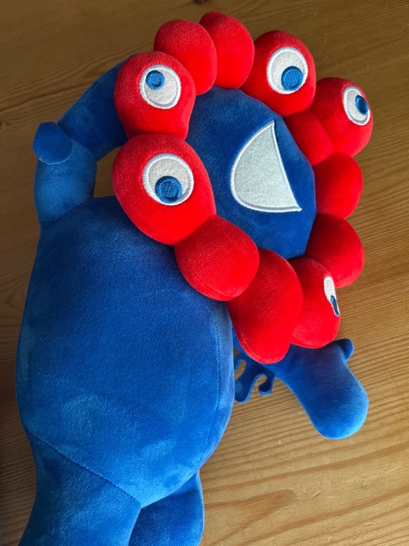 ミャクミャク　ぬいぐるみ