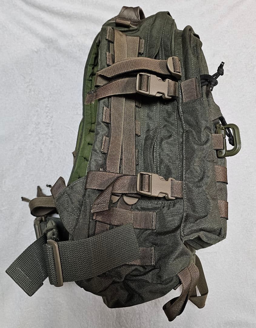 FLYYE MOLLE AIII Backpack RG 容量拡張サブバッグ付き
