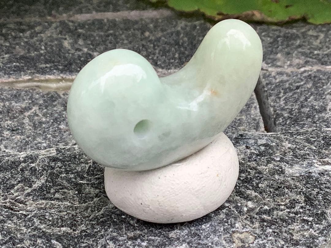 ✳神様からの贈り物‼️糸魚川翡翠勾玉*本物ジェダイト　縁起物をお身近に　鑑別書付‼️