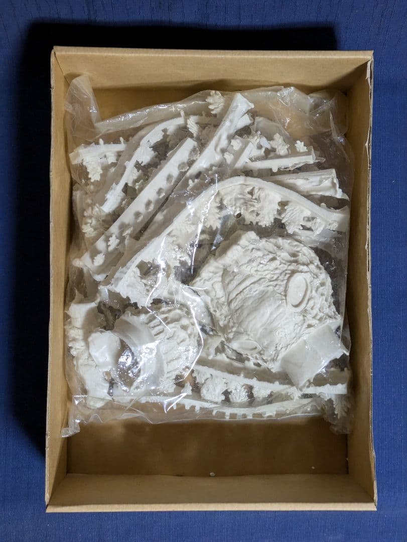 海洋堂　1/100スケール 「ガラモン」ソフトビニールキット（新品、未使用）