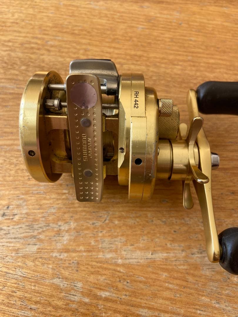 SHIMANO カルカッタコンクエスト100ベイトリール