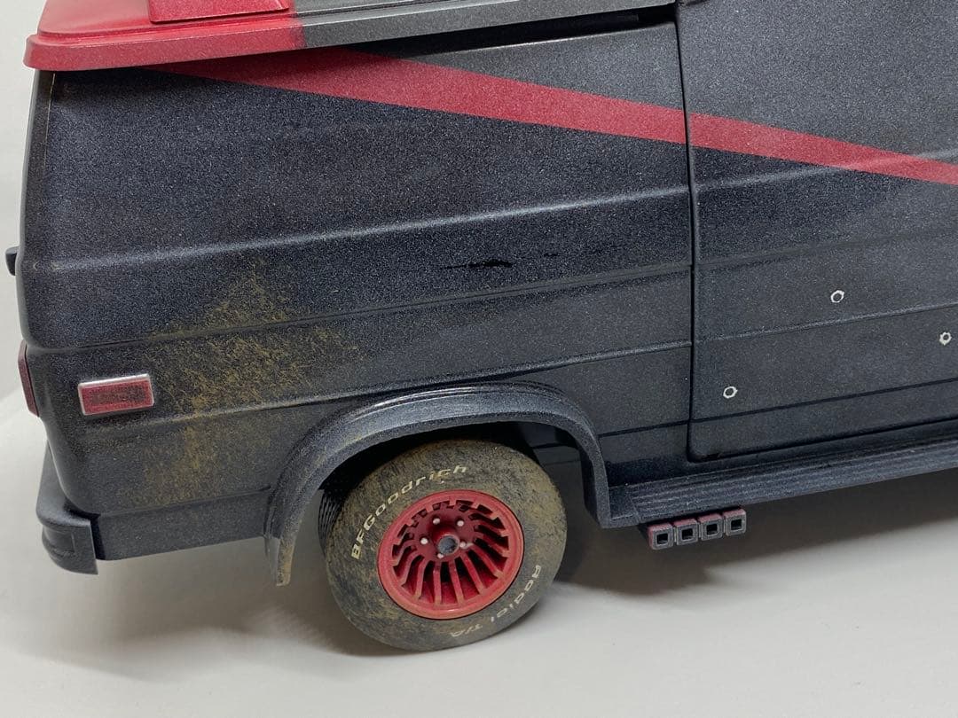 Greenlight 13567 コレクタブルミニチュアカー ブラック/レッド