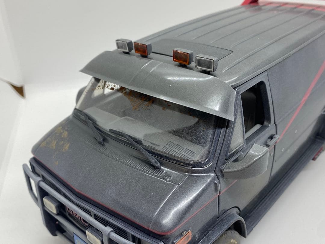 Greenlight 13567 コレクタブルミニチュアカー ブラック/レッド