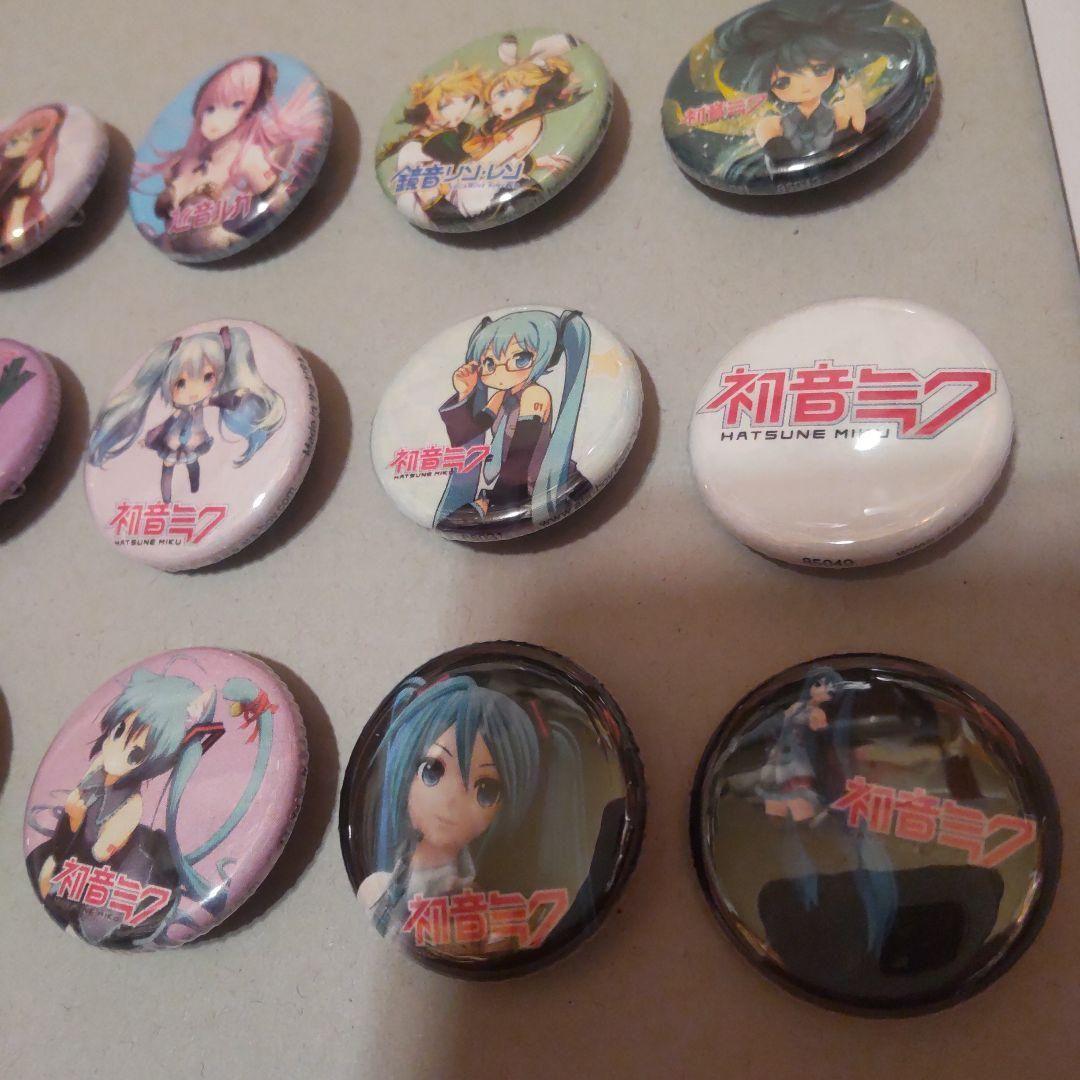 新品　初音ミク　巡音ルカ　鏡音リン　レン　　 缶バッジ 12個セット