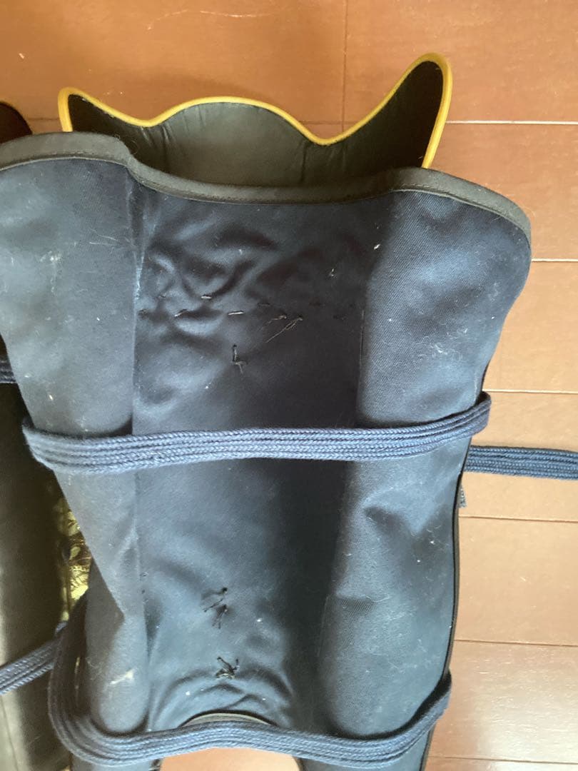 美品甲冑　脛当　黒艶消塗中立拳臑丸武産業