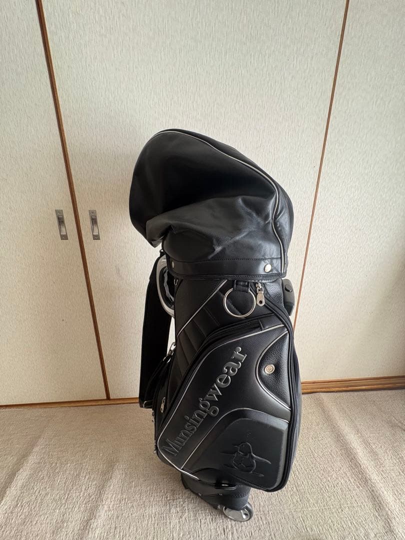 AG097　マンシングウェア　ゴルフバッグ キャディバッグ 黒 ペンギン