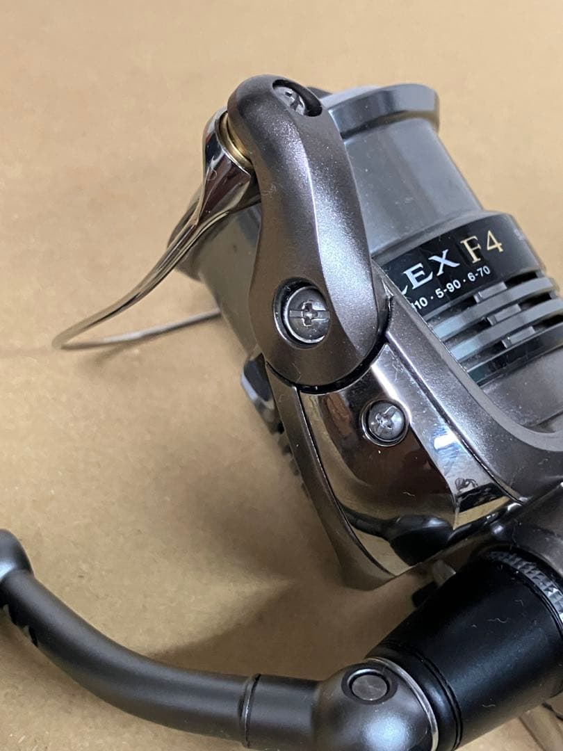 値下げ！未使用並　極美品　09 コンプレックス 2500HGS F4