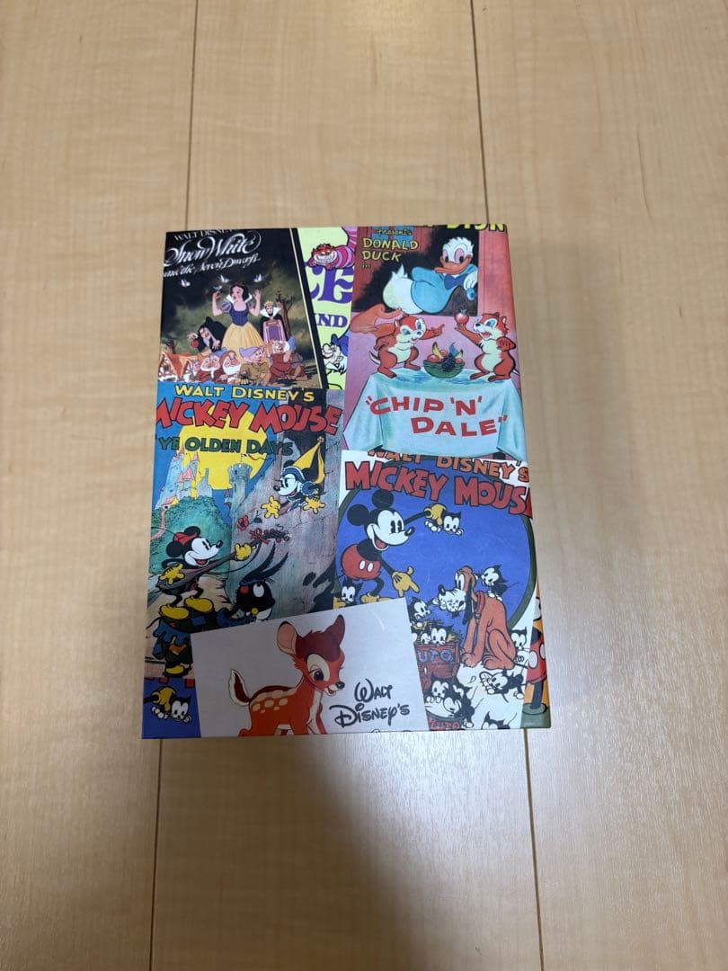 ディズニー ピンバッジ UNIQLO ポスターコレクション ユニクロ