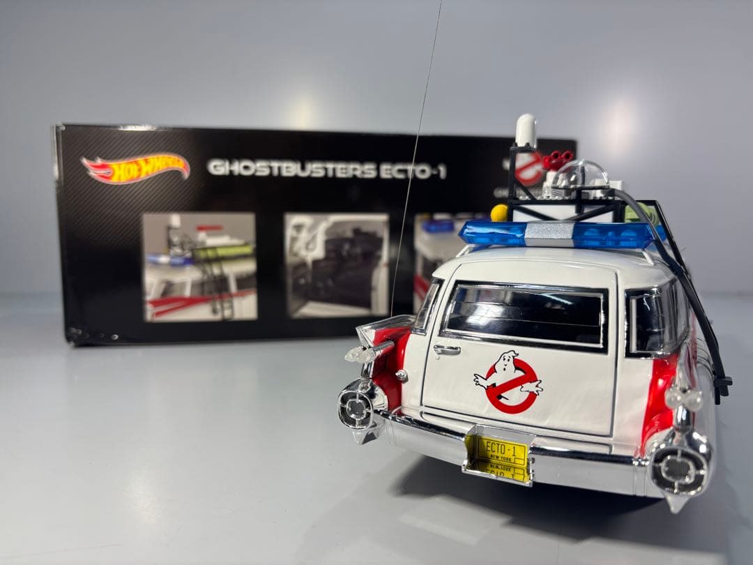 Hot Wheels Ecto-1 ゴーストバスターズ ミニカー 1/18