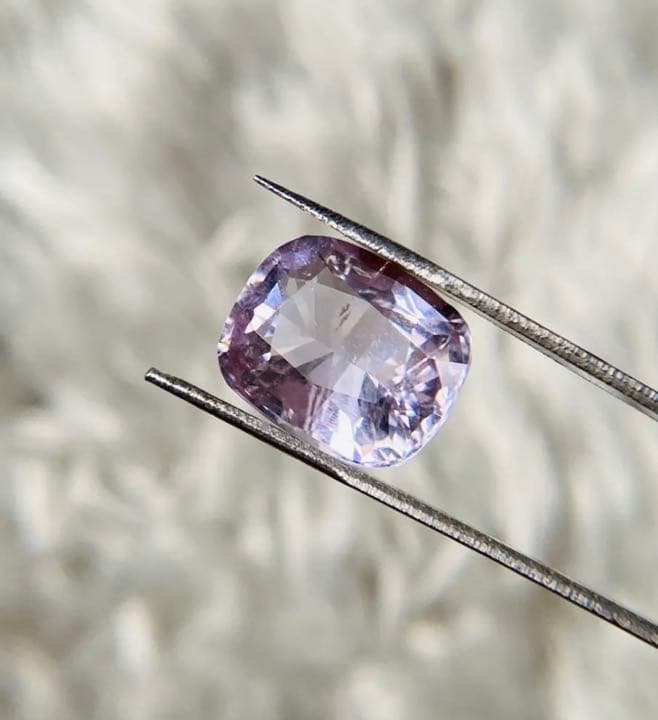 クンツァイト　ルースストーン　宝石　パキスタン産