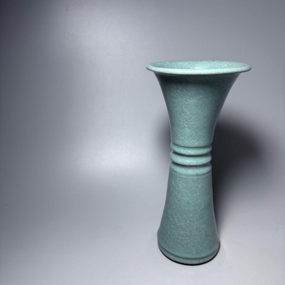 国重要無形文化財指定　中島宏　青磁花入　共箱　27cm　静寂の青に宿る造形美