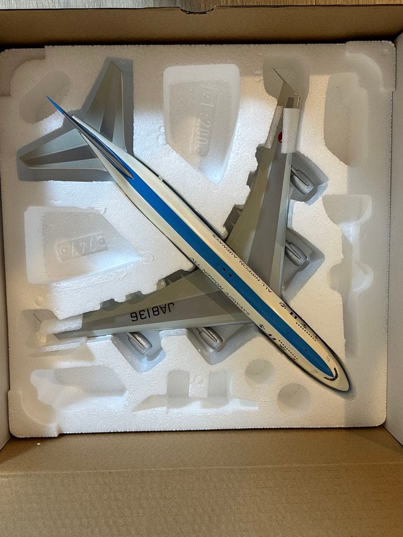 ANA B747SR-100全日空 BBOX 1/200 JA8136