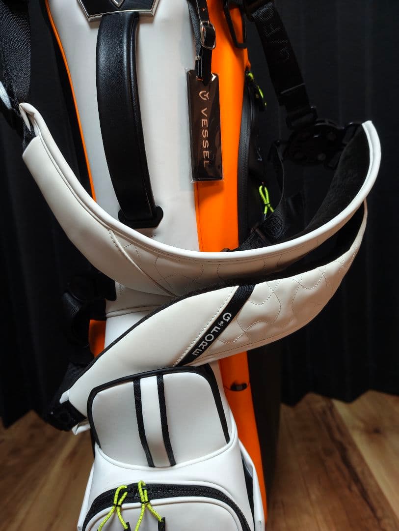 美品!VESSEL PLAYER 4.0 Pro スタンドキャディバッグ　ベゼル