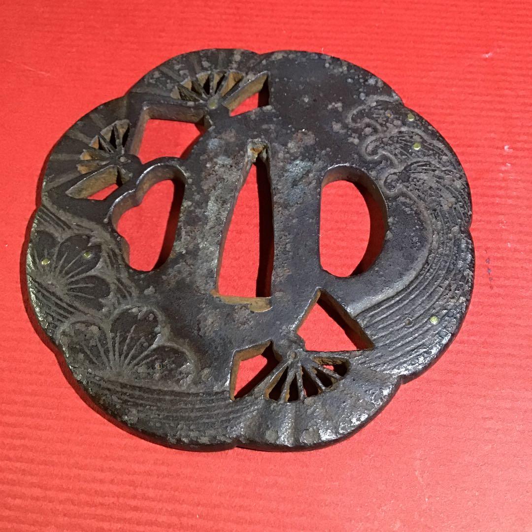 脇差拵　菊花図柄縁頭　鍔桜扇透　繋ぎは木製　　　　　書1