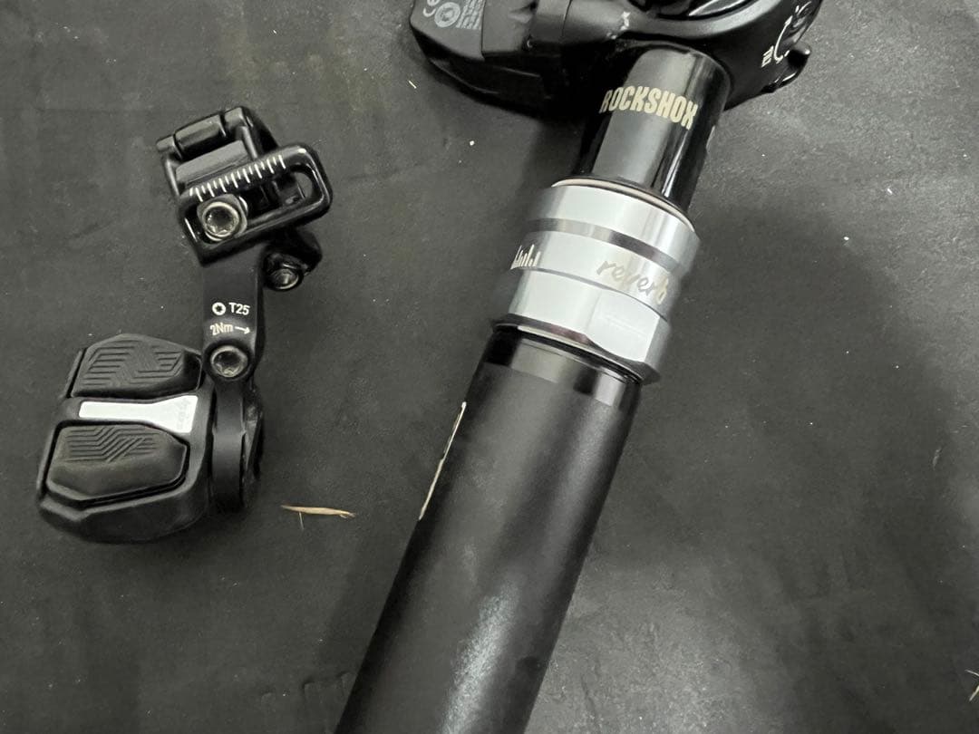 RockShox reverb AXS電動ドロッパー シートポスト 170mm