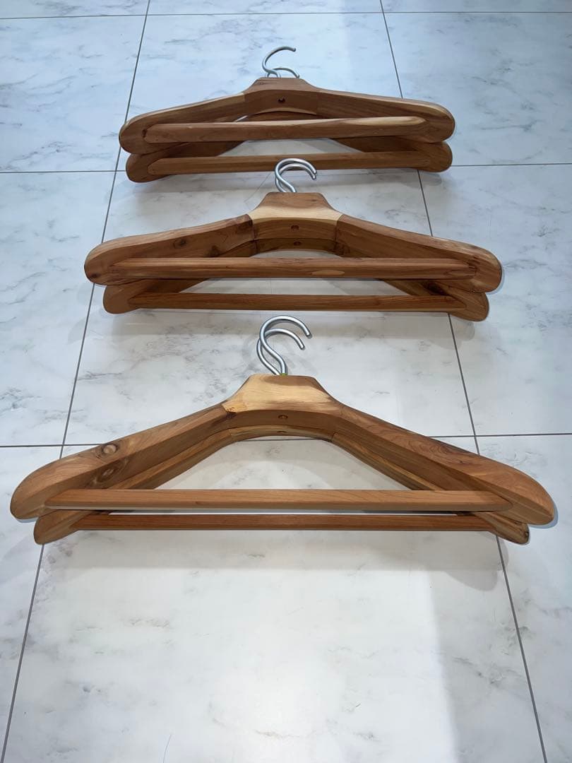 32本セット　無印良品にて購入　ハンガー レッドシダー　バラ売り不可