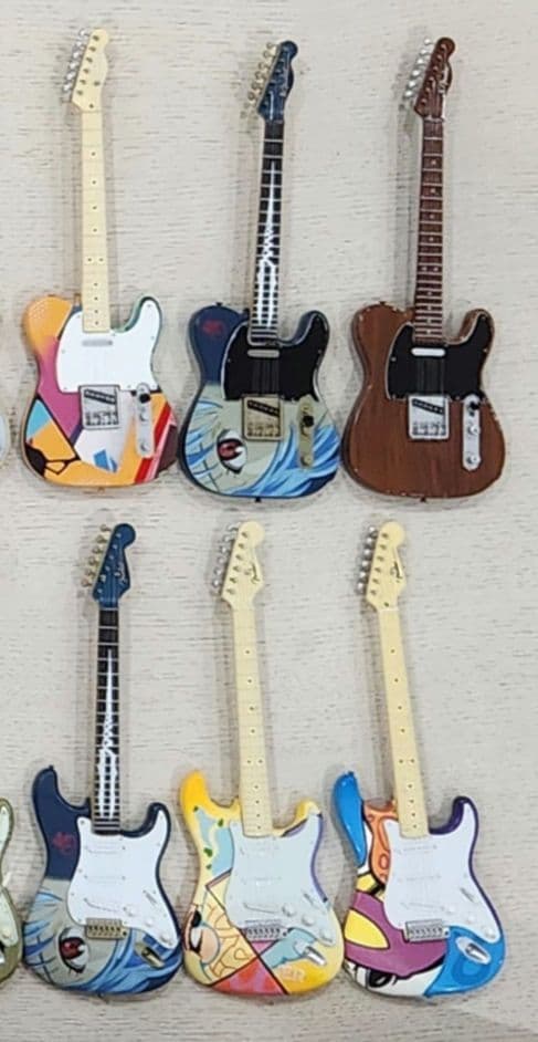 マ*談様 フェンダーギターコレクション　バラ売り6500円～