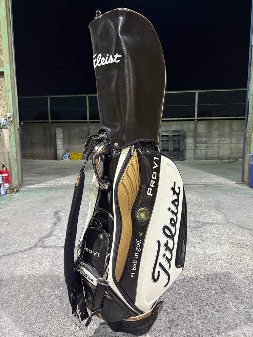 【所丈ニ】プロV1限定モデル　タイトリスト　キャディバッグ