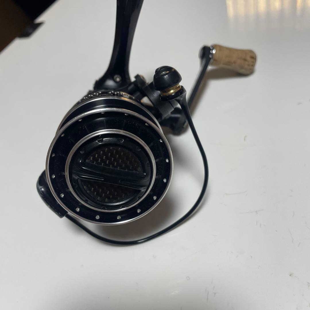 REVO MGXtreme 2500SH スピニングリール