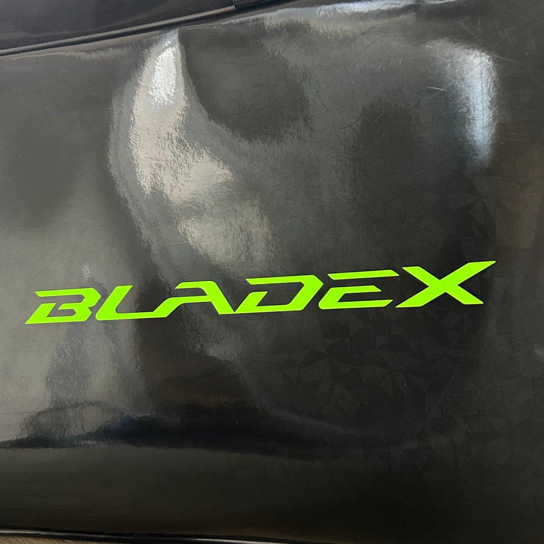希少✴︎リーニン　トーナメントバッグ　BLADEX 900 NEW 4UG6