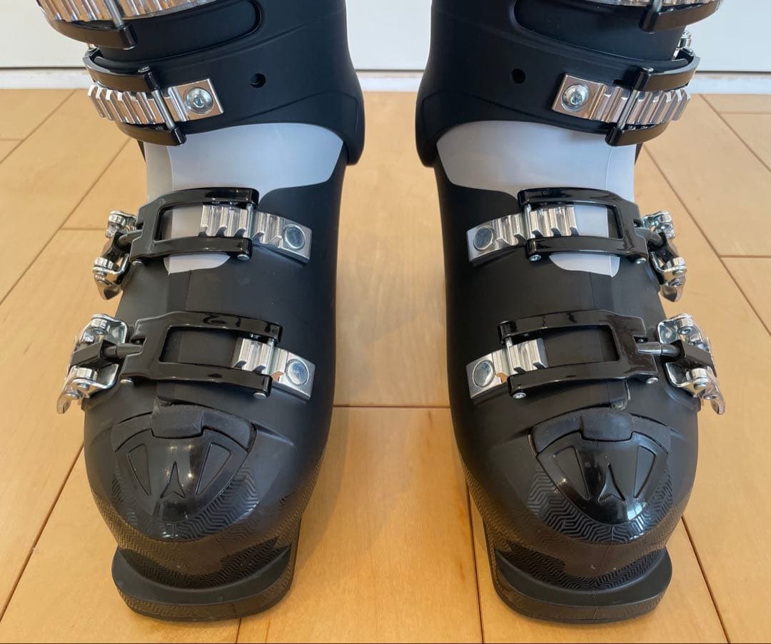 ATOMIC 初心者向けスキーブーツ hawx r75 MAGNA 23.5cm