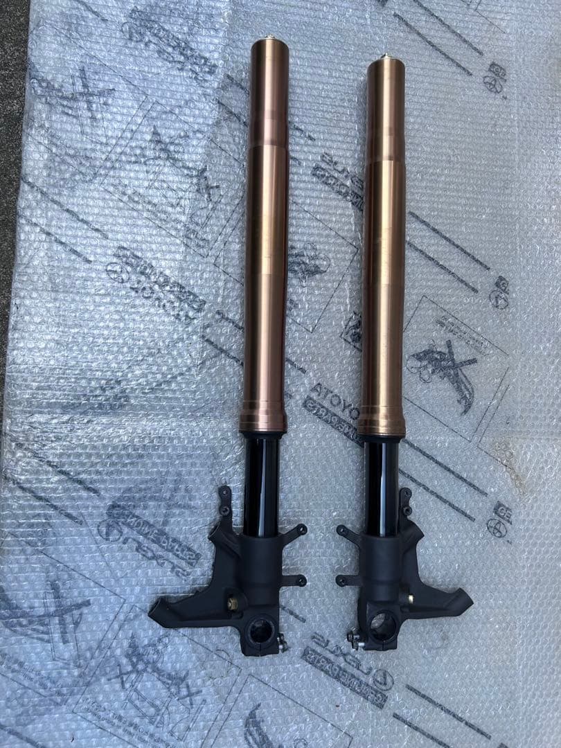 スズキ　GSX1300R ハヤブサ　フロントフォーク