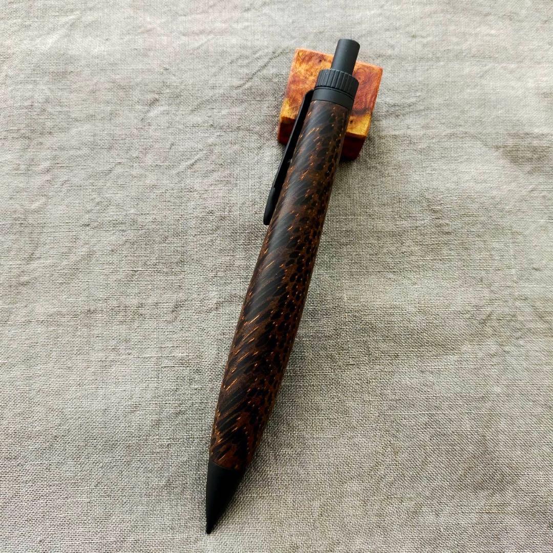 【専用】　クジャクヤシ　ハンドメイド　木軸シャープペン　0.5mm　ブラック