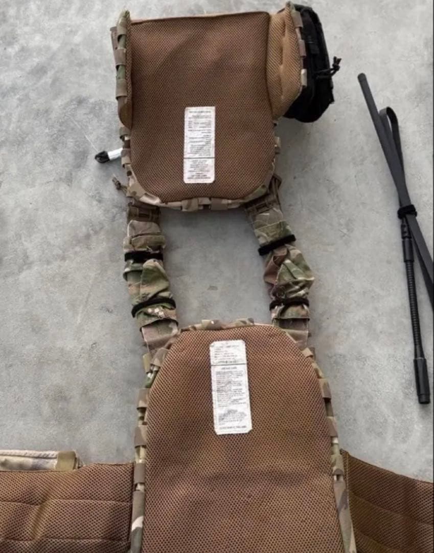 タクティカルベスト　タグ付きレプリカ　サバゲー　マルチカム