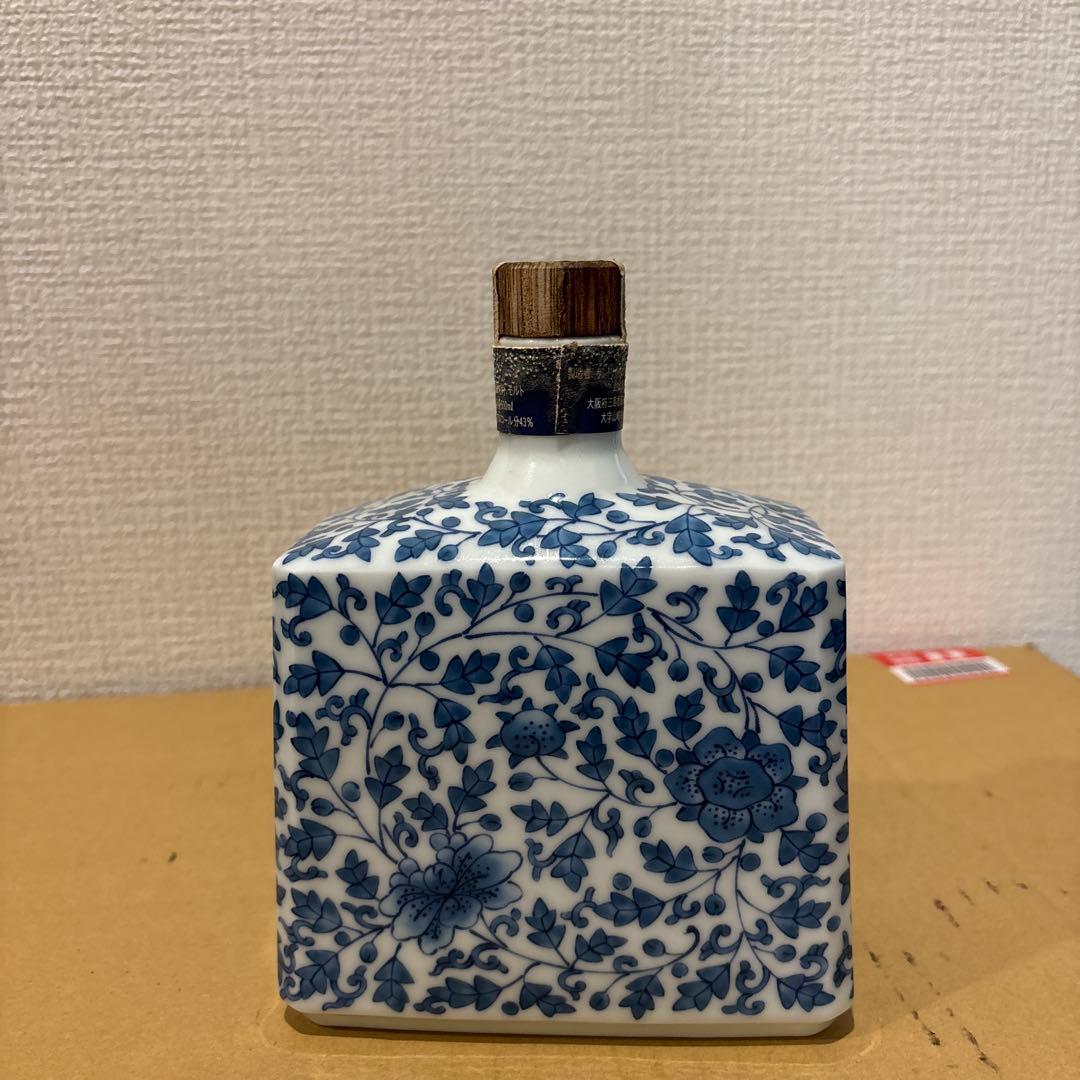 サントリーピュアモルトウイスキー　山崎12年 有田焼 染付牡丹唐草亥絵 未開封