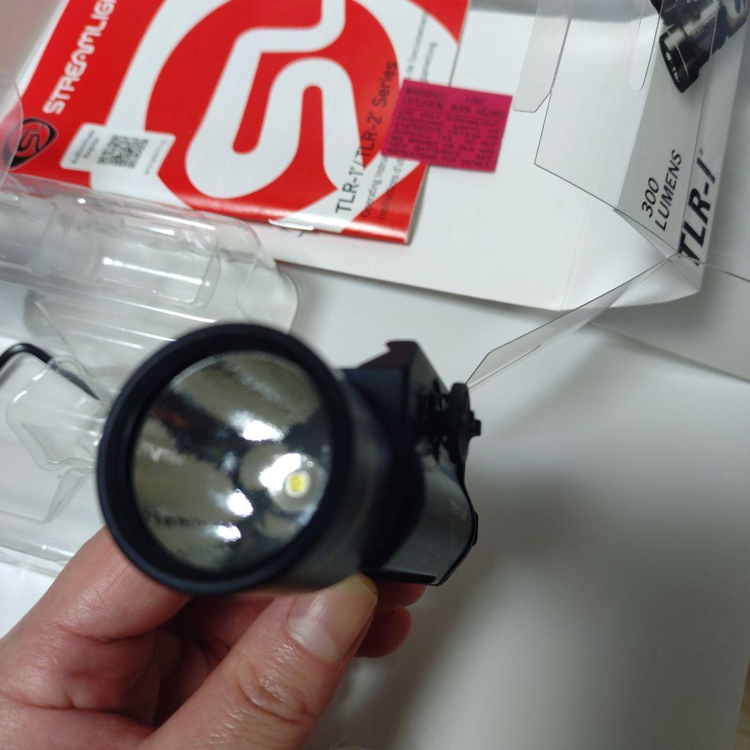 z2　TLR-1 ストリームライト実物　タクティカルライト 300ルーメン