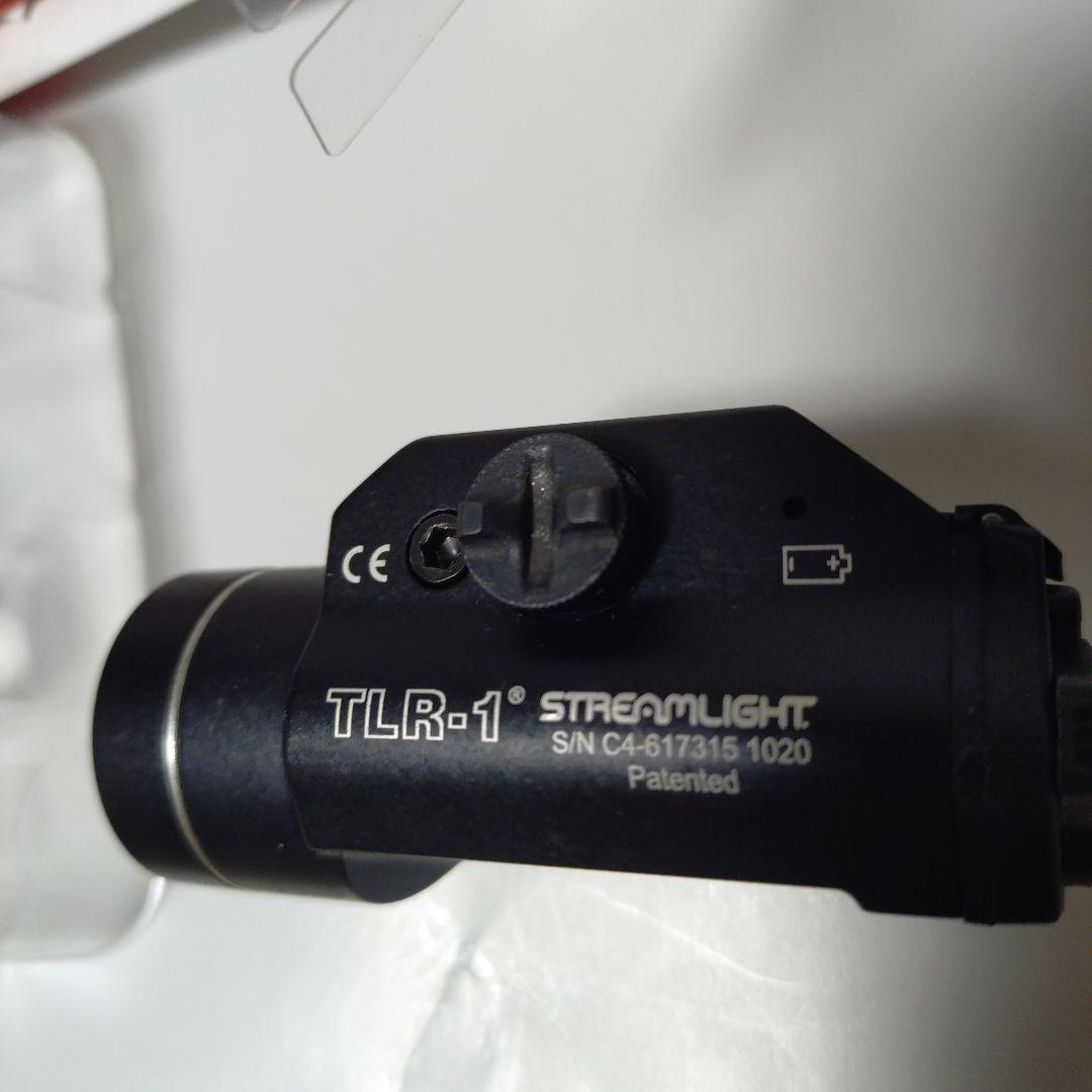 z2　TLR-1 ストリームライト実物　タクティカルライト 300ルーメン