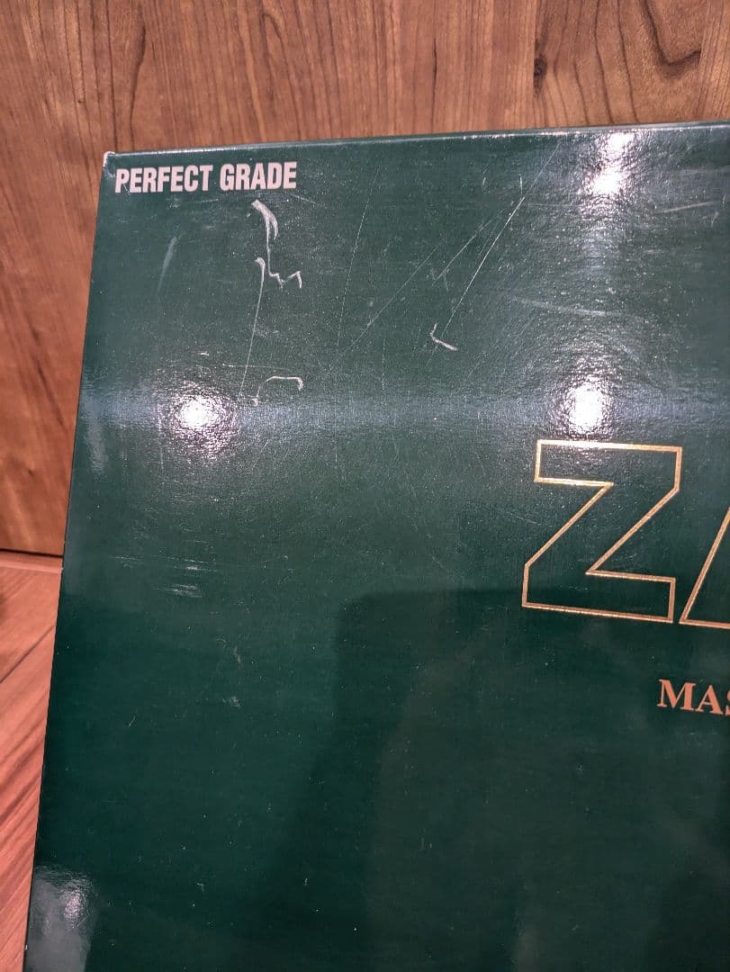 バンダイ MS-06F ZAKU-II ジオン公国軍汎用モビルスーツ 1/60