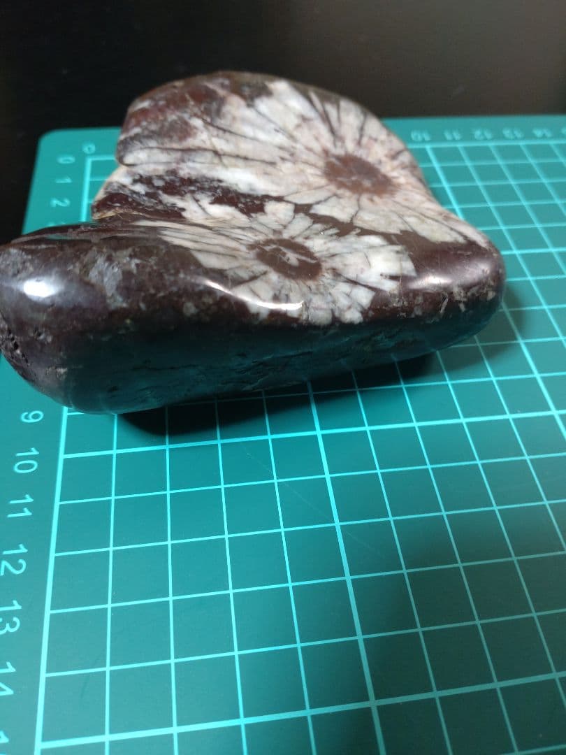 K*0様 菊花石 ピンク花　孔雀部分　根尾 鑑賞石 水石 自然石　木製・花梨の台