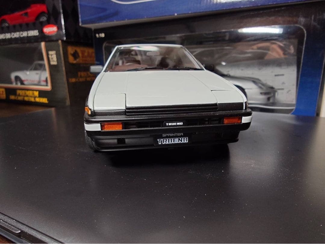 ぐうー レア　オートアート1/18ミニカー トヨタ スプリンタートレノ