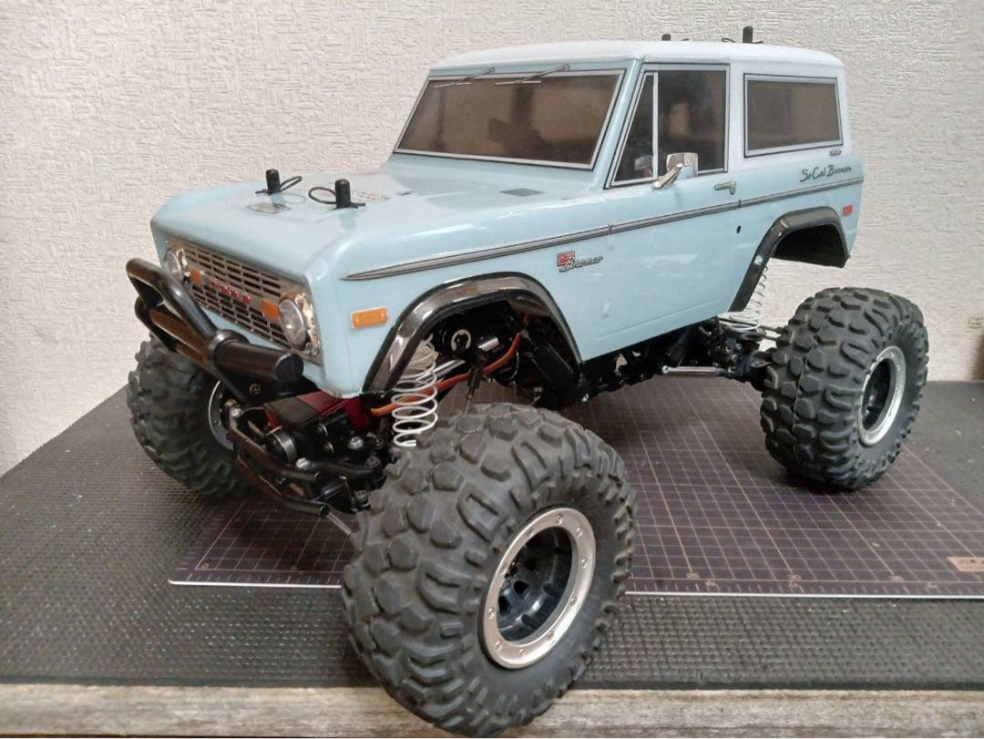 タミヤCR-01フォードブロンコ1973ボディ付き