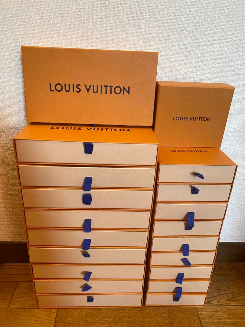 LOUIS VUITTON箱、2種類20個セットとなります。