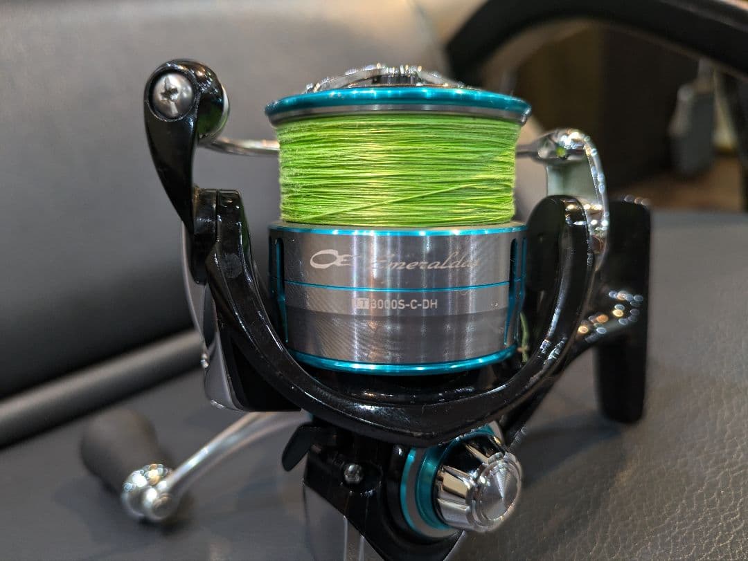 DAIWA19エメラルダスlt3000s-c-dh