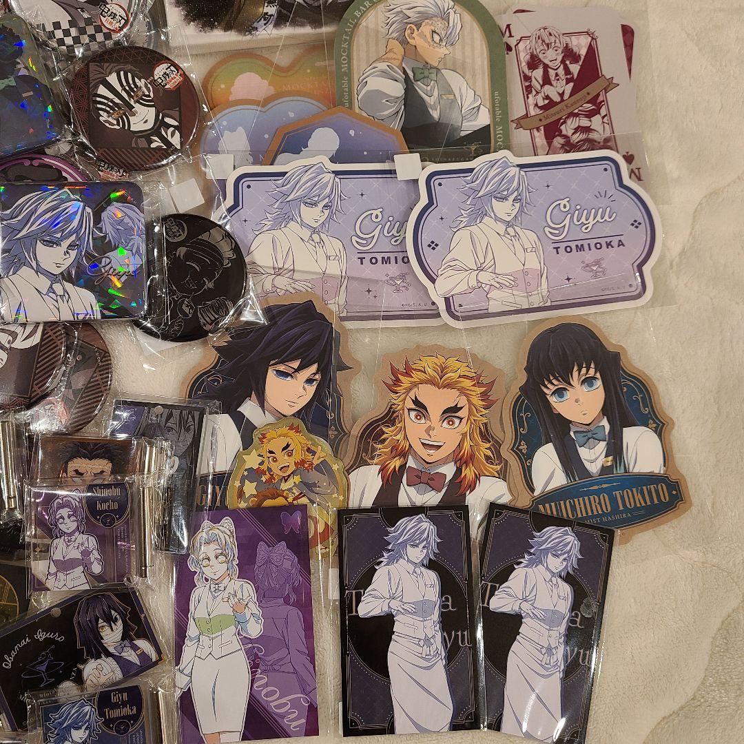 鬼滅の刃 まとめ売り モクテル ダイニング くじ カード 缶バッジ 175点