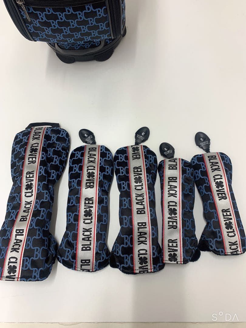 新品  ブラッククローバー キャディバッグ ヘッドカバー付き ブルー