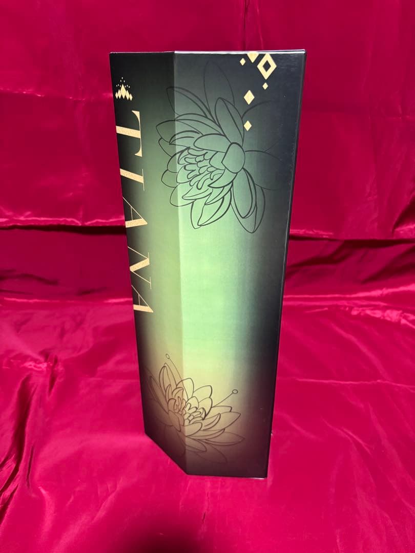 ディズニーストア　デザイナー　人形　ドール　ティアナ　プリンセスと魔法のキス